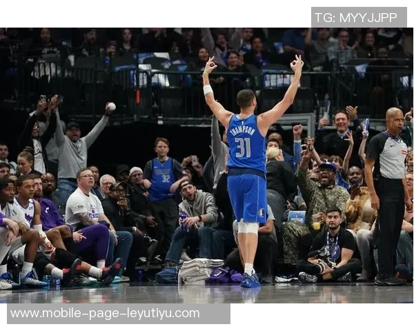 克莱半场表现出色三分球命中率高达百分之百助力球队取得领先